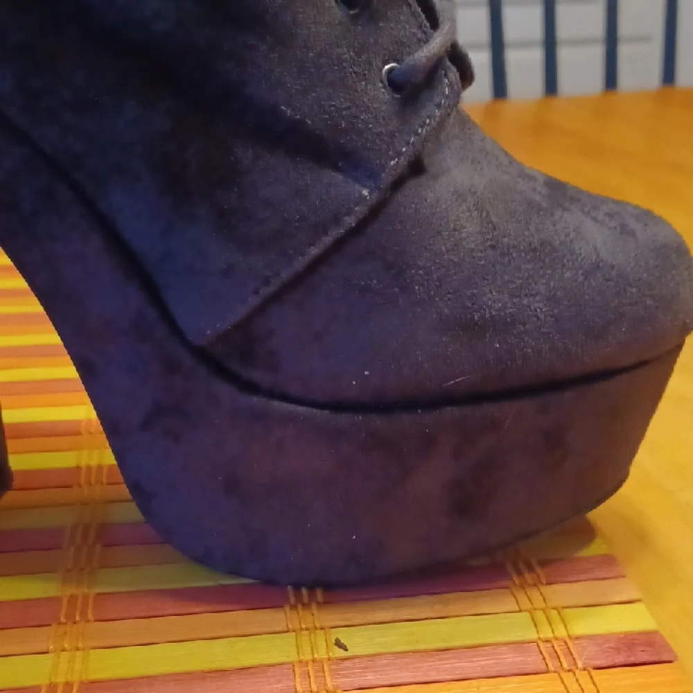 Speed Limit 98 Black Platform Lace-Up Ankle Boots Size 8